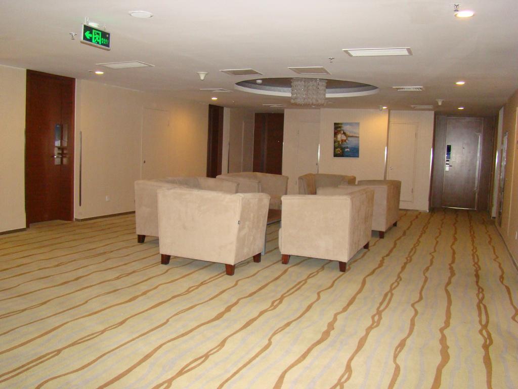 Holiday Inn Express Tianjin Binhai Экстерьер фото