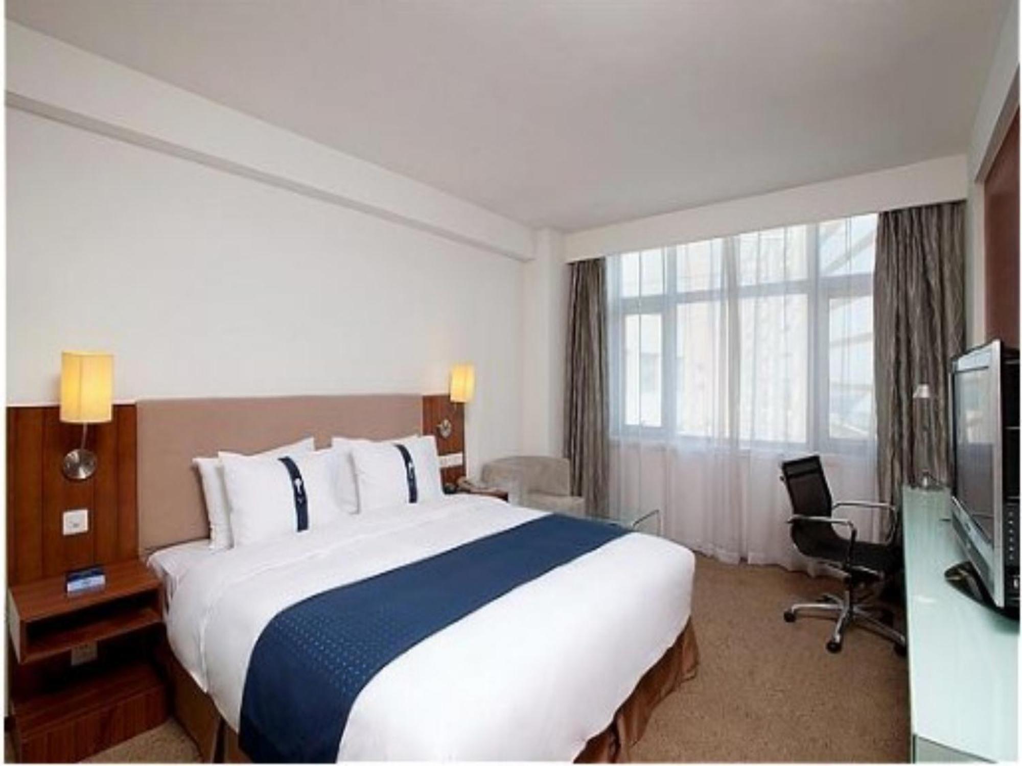 Holiday Inn Express Tianjin Binhai Экстерьер фото